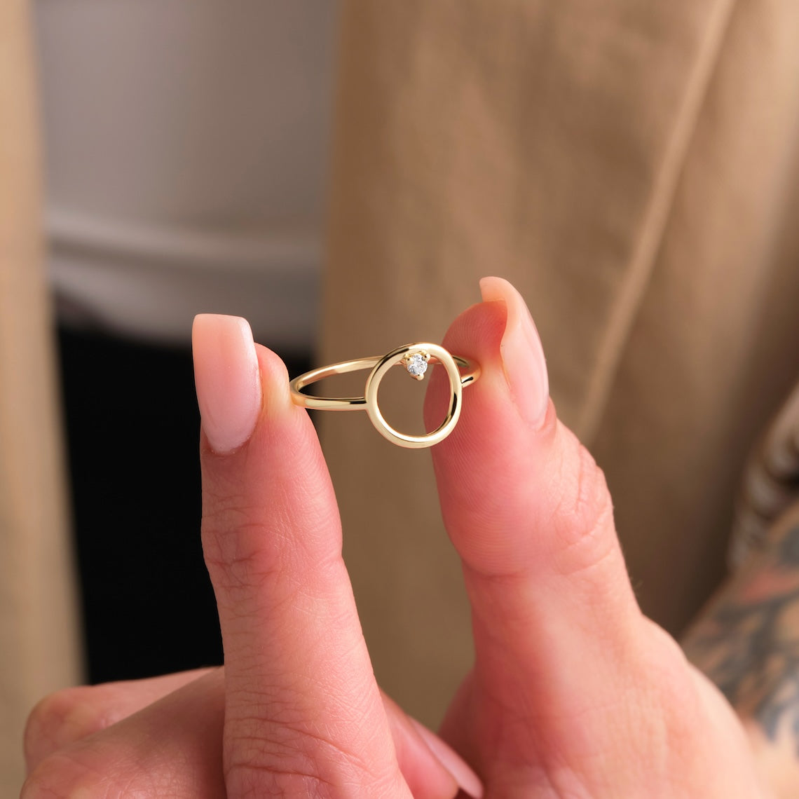 open circle with diamond