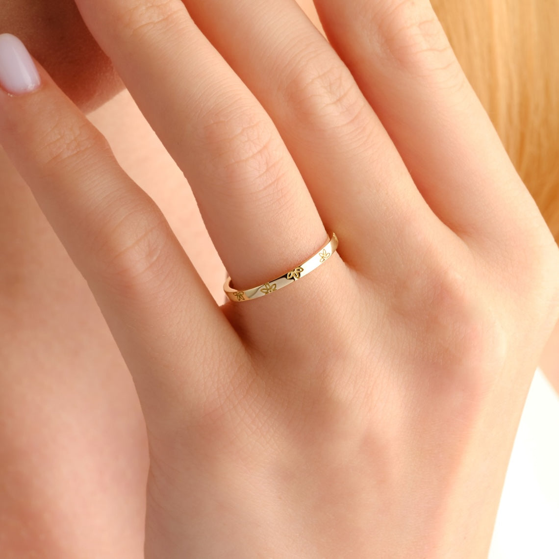 Flower Patterned Wedding Band 14k Gold
