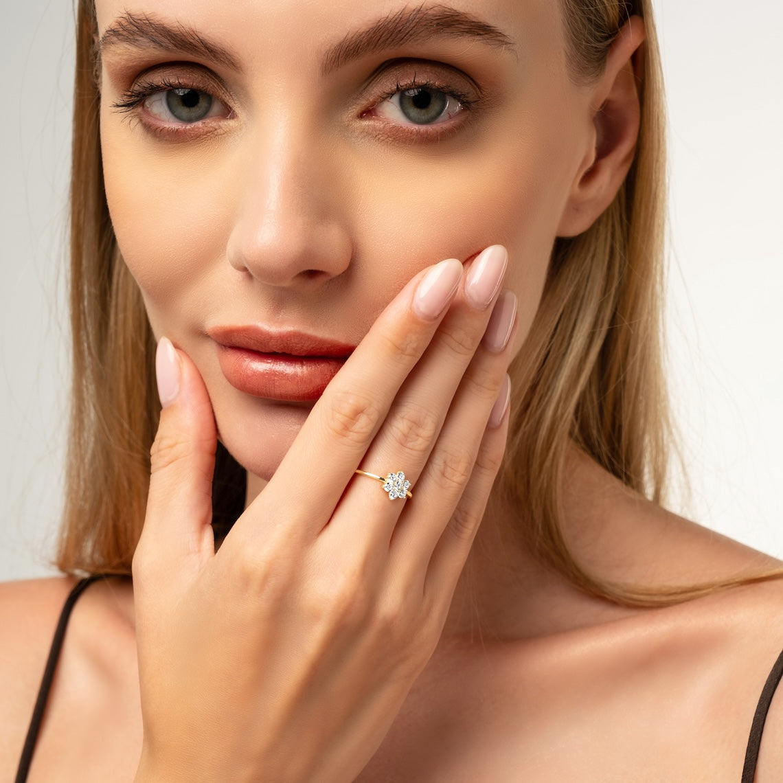 Dainty Diamond Daisy Ring 14k Gold