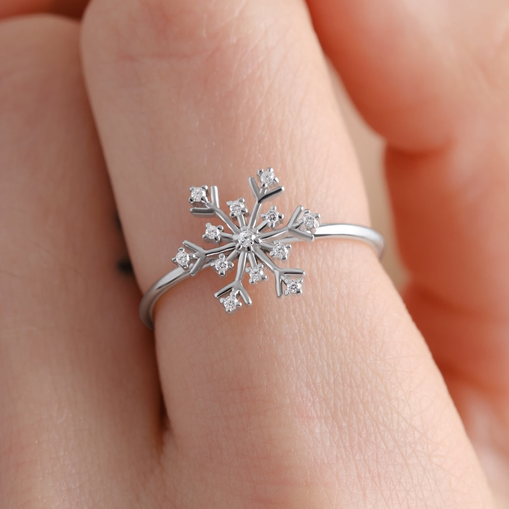 14k White Gold Vermeil Snowflake Ring