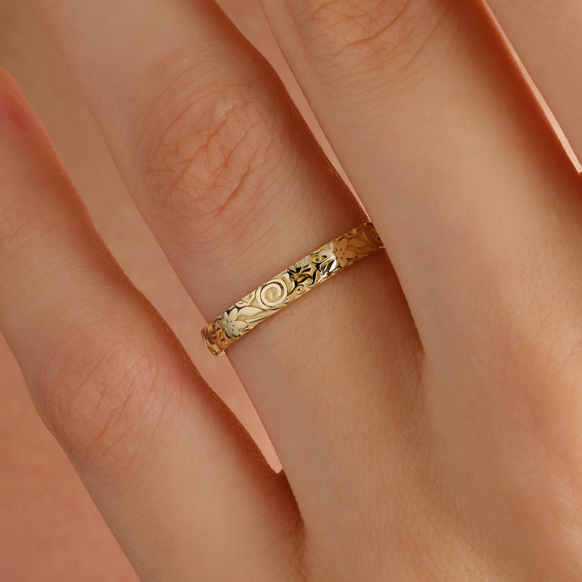 14k Gold Floral Pattern Ring