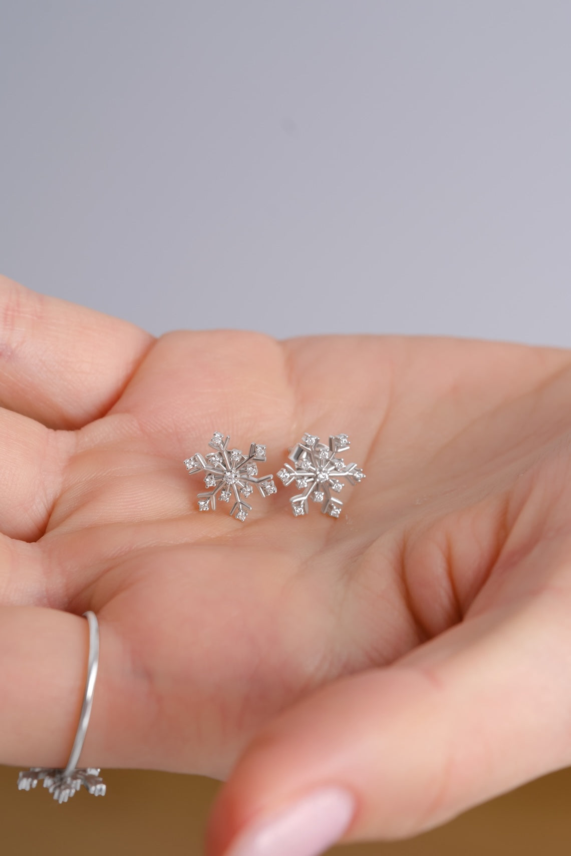 14k White Gold Vermeil Snowflake Earring