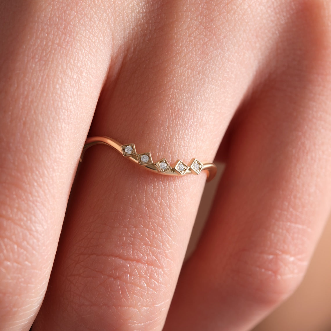 Diamond Curved Ring 14k Gold